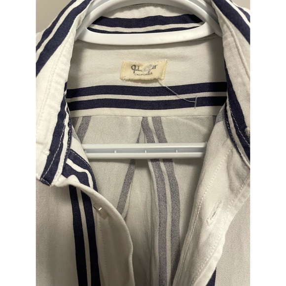 Brandy Melville Button-up - Picture 2 of 2